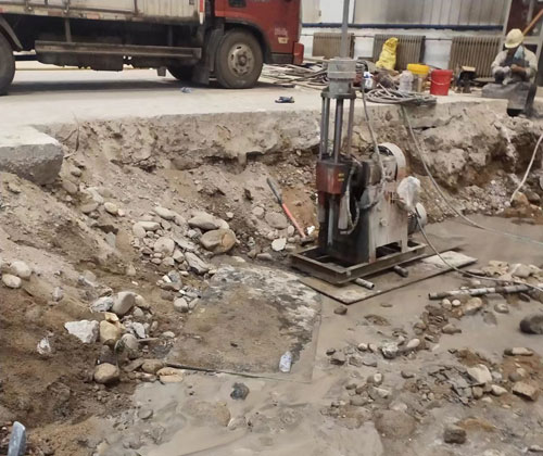 龙湖镇公路下沉压浆